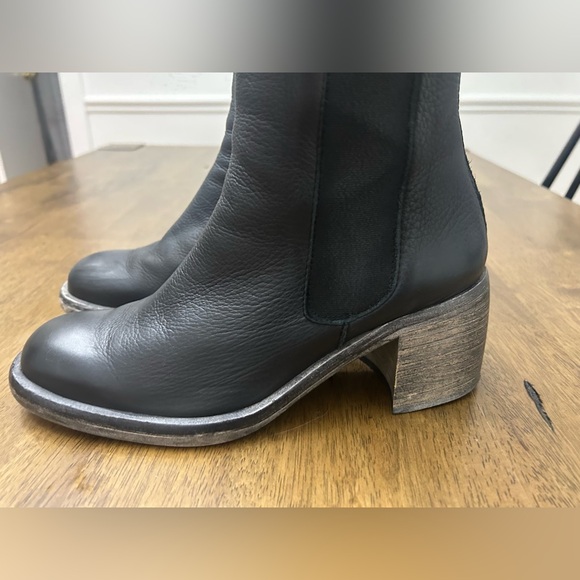 Free People Black Leather Chelsea Ankle Boots Block Heel 39EU (US 8-8.5) - Picture 9 of 13